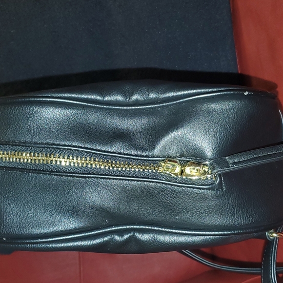 💚Steve Madden Black & Lime green backpack - Picture 8 of 13